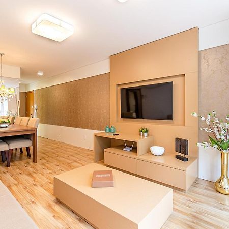 Rosa Apartamento Luxo No Centro Gramado Apartment ภายนอก รูปภาพ