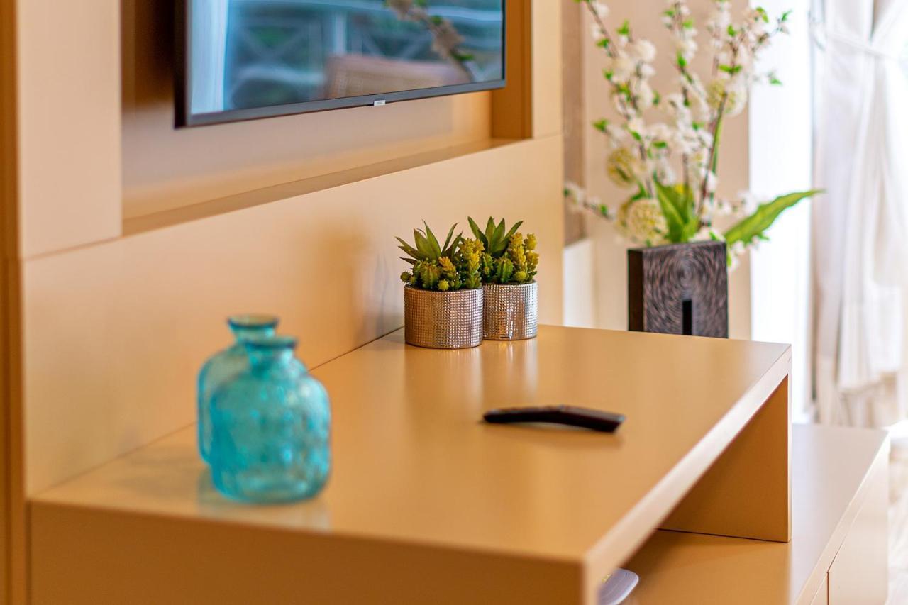 Rosa Apartamento Luxo No Centro Gramado Apartment ภายนอก รูปภาพ