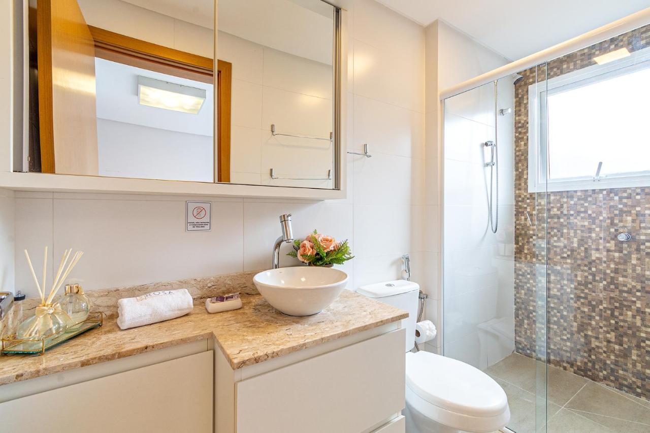Rosa Apartamento Luxo No Centro Gramado Apartment ภายนอก รูปภาพ