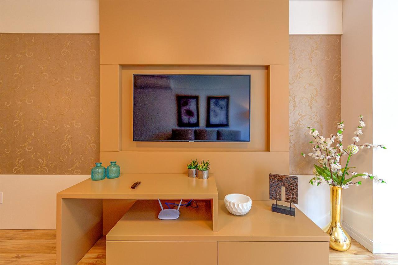 Rosa Apartamento Luxo No Centro Gramado Apartment ภายนอก รูปภาพ
